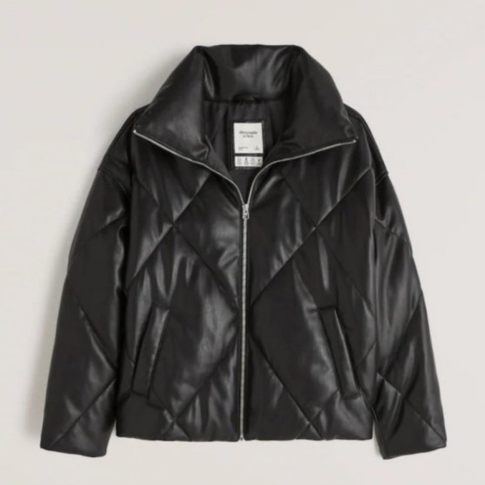 NWT Abercrombie & Fitch Vegan Leather Puffer Jacket in Black